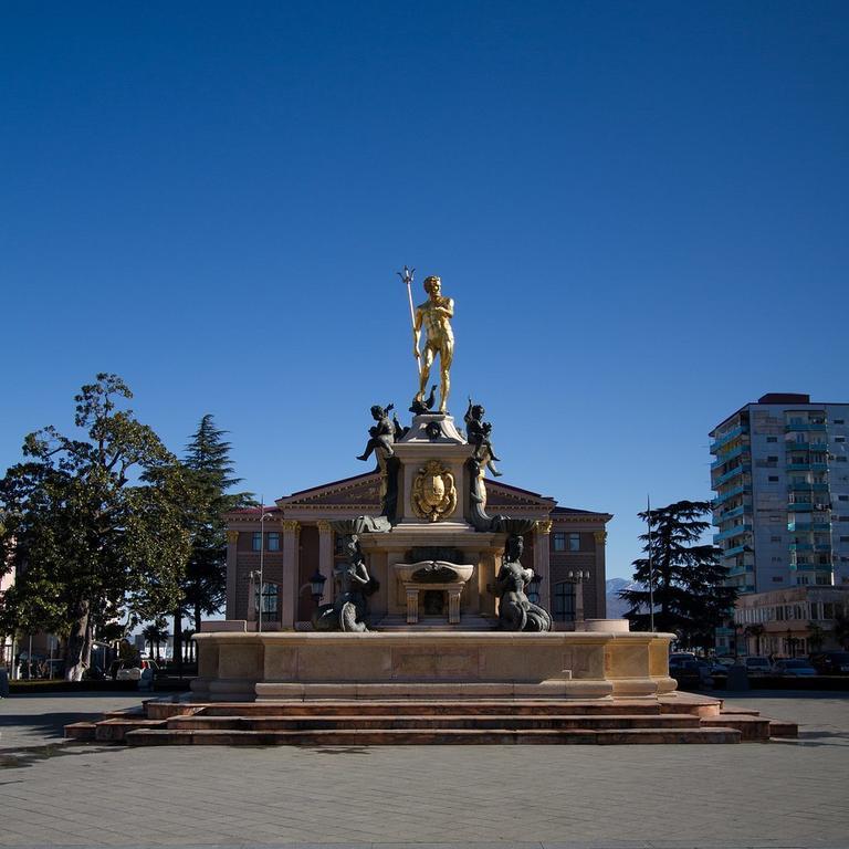 Batumi Summer Hotel Buitenkant foto